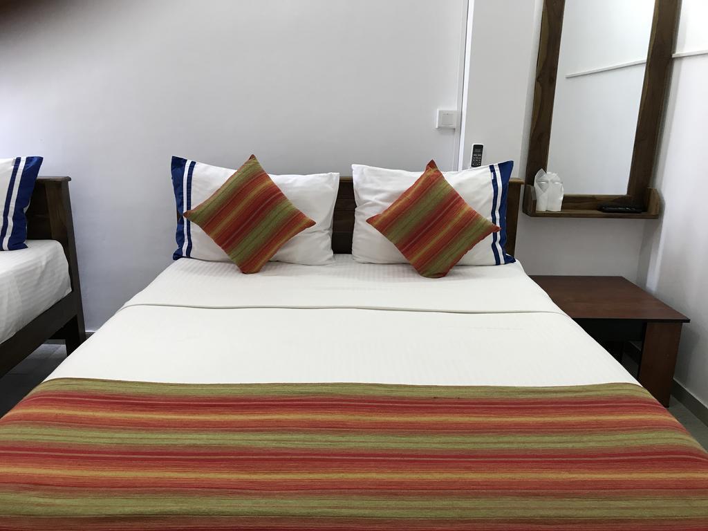 Diamond Lake Tourist Rest Anuradhapura Luaran gambar